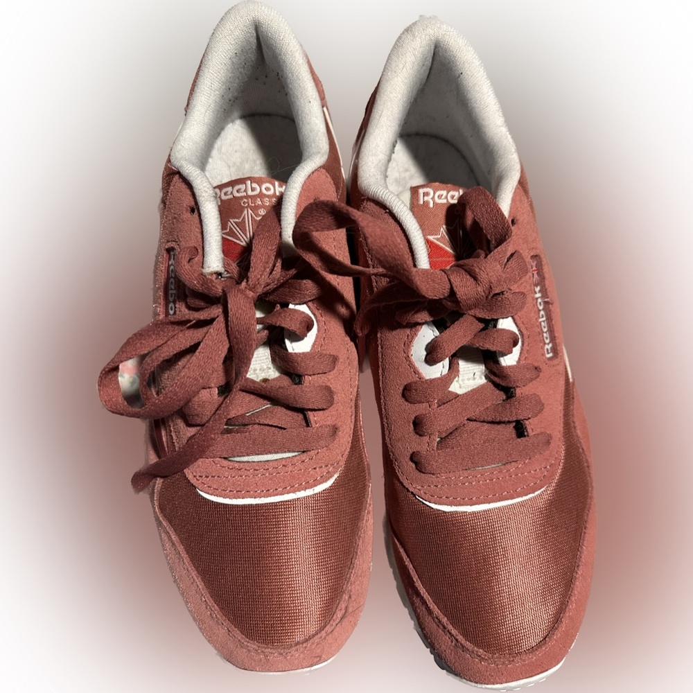 Reebok Classic Tennis/Running/Casual shoe